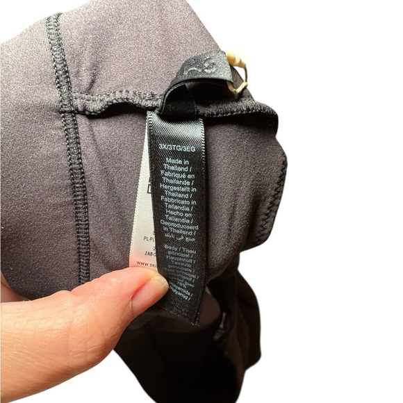 NWT SKIMS Fits‎ Everybody Racerback Plunge Bra in Onyx Black | Sz 3X - Picture 6 of 6